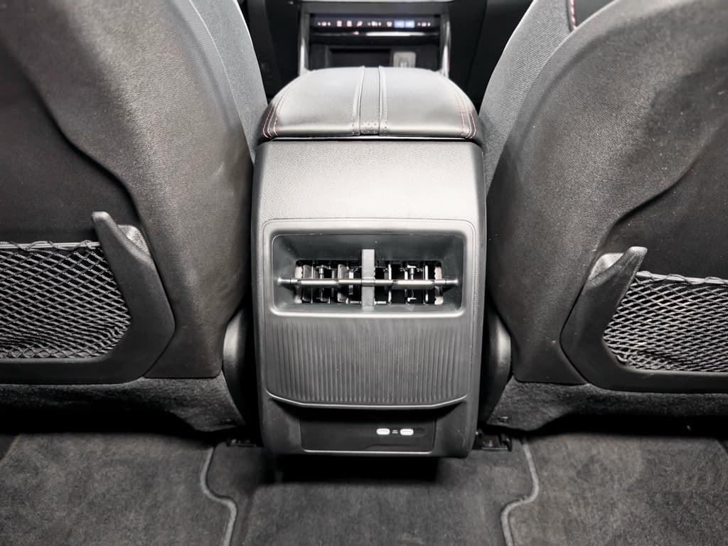2025 Jeep Wagoneer S view 22