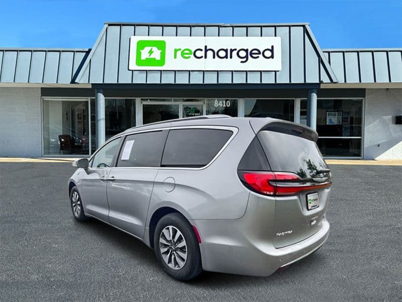 2021 Chrysler Pacifica view 6