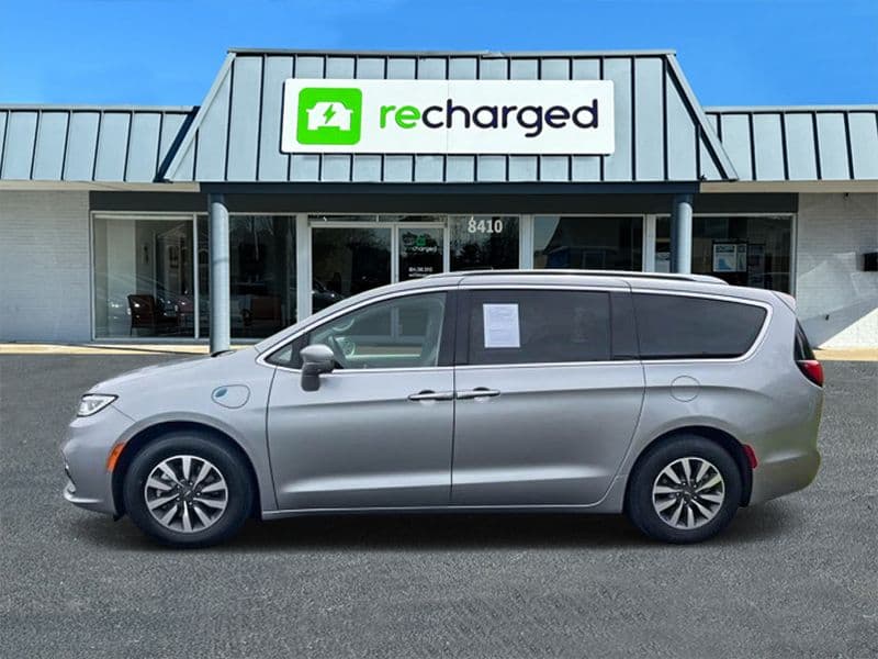 2021 Chrysler Pacifica view 7