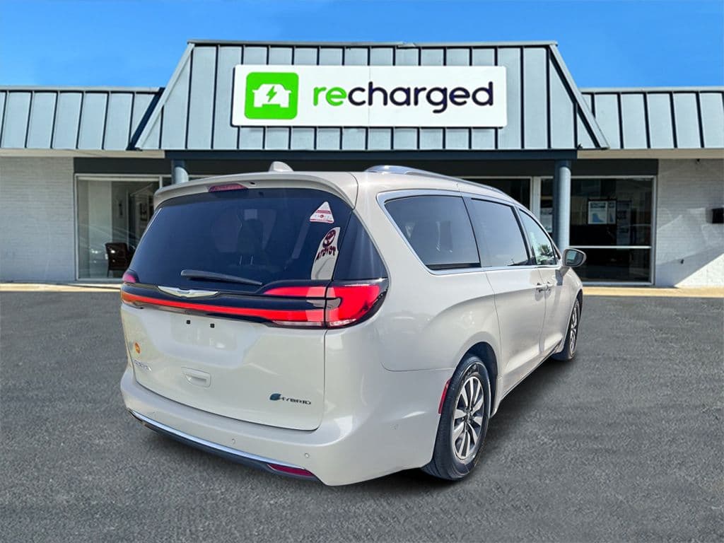 2021 Chrysler Pacifica view 6
