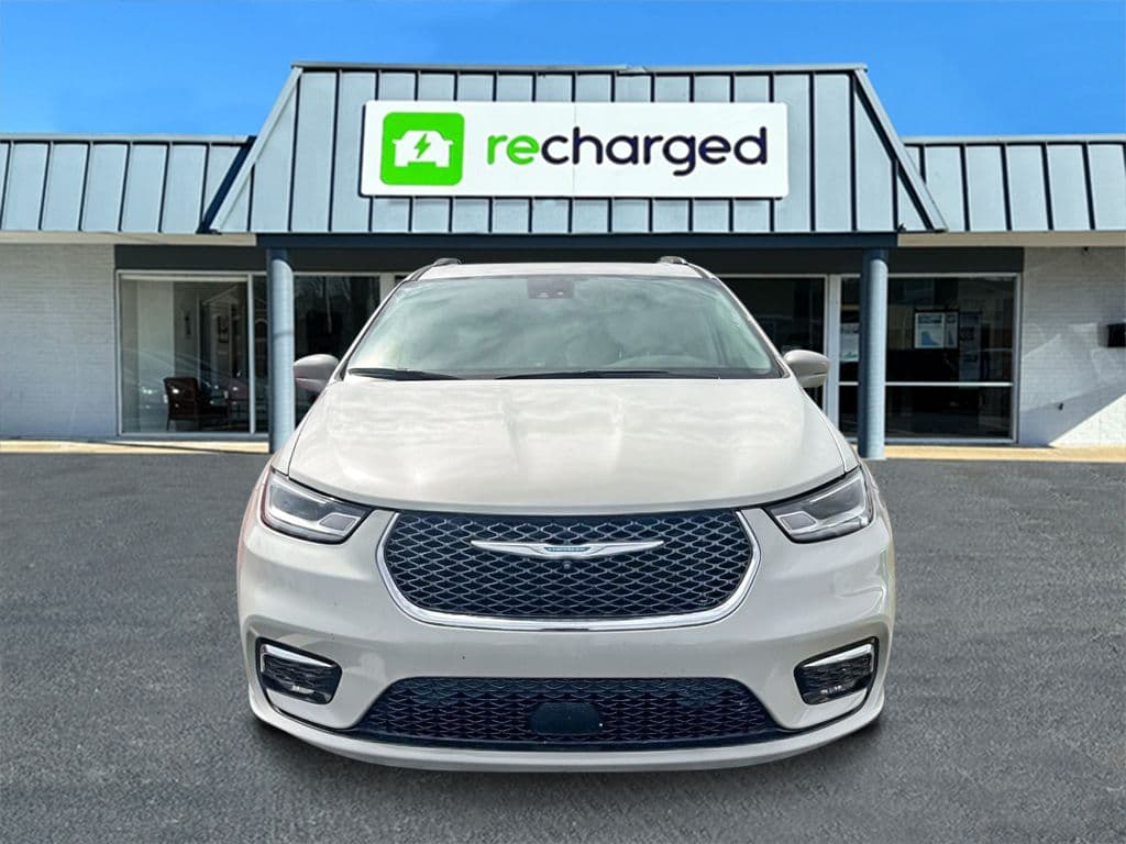 2021 Chrysler Pacifica view 2