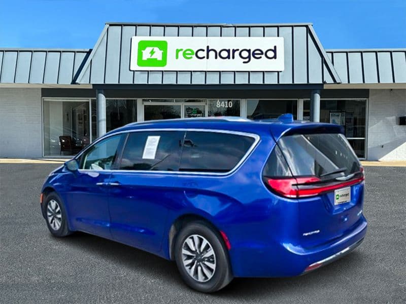 2021 Chrysler Pacifica view 7