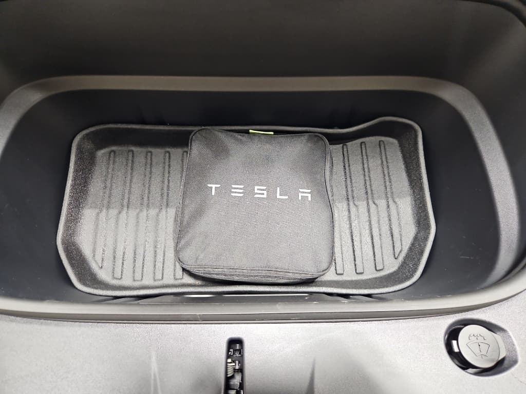 2026 Tesla Model Y view 6