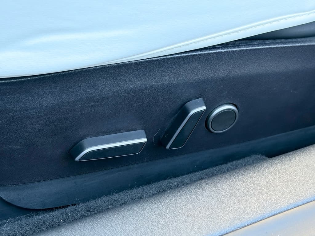 2023 Tesla Model 3 view 6