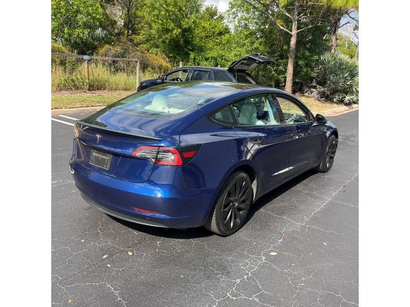 2023 Tesla Model 3 view 3