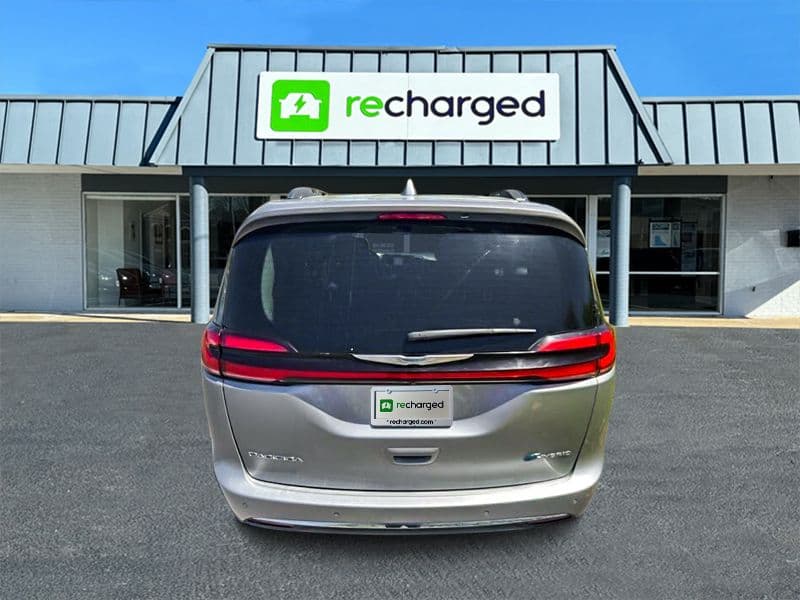 2021 Chrysler Pacifica view 6