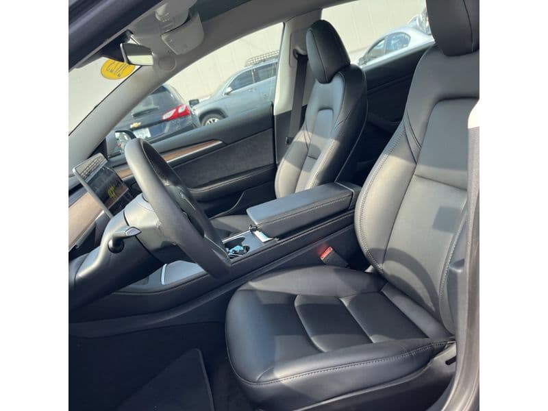 2023 Tesla Model 3 view 5