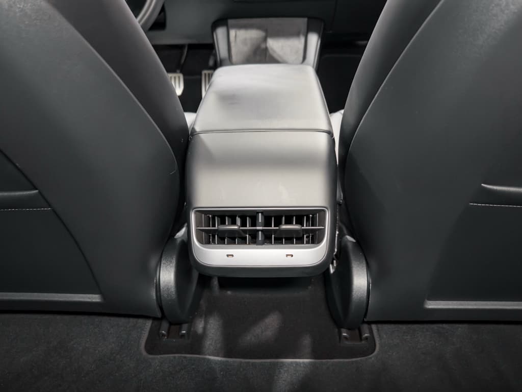 2023 Tesla Model 3 view 20