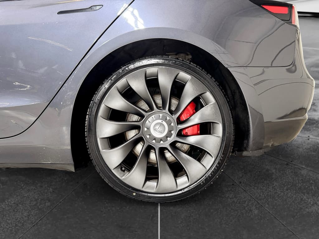 2023 Tesla Model 3 view 32