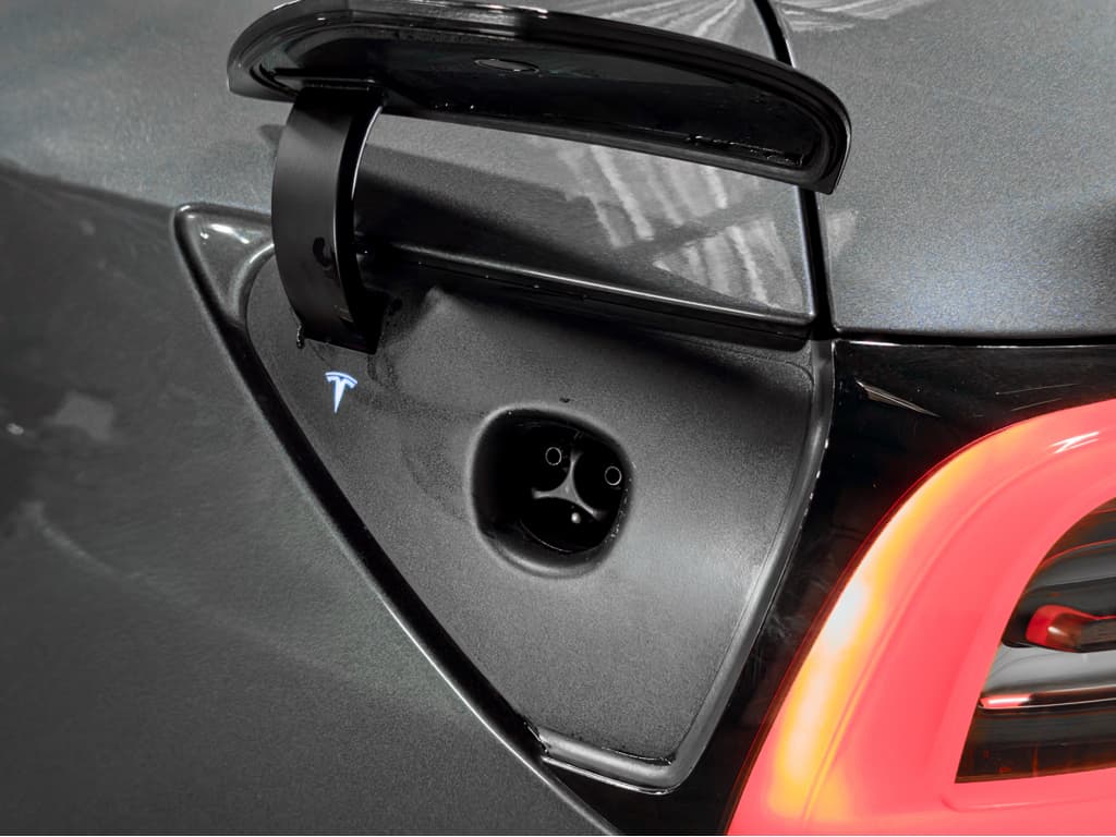 2023 Tesla Model 3 view 5