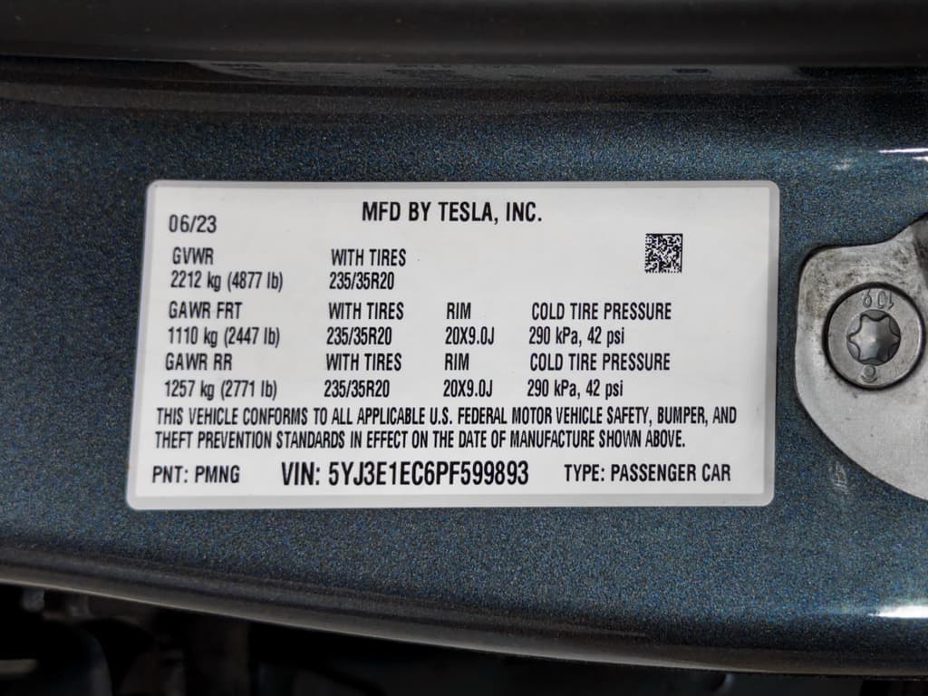 2023 Tesla Model 3 view 28