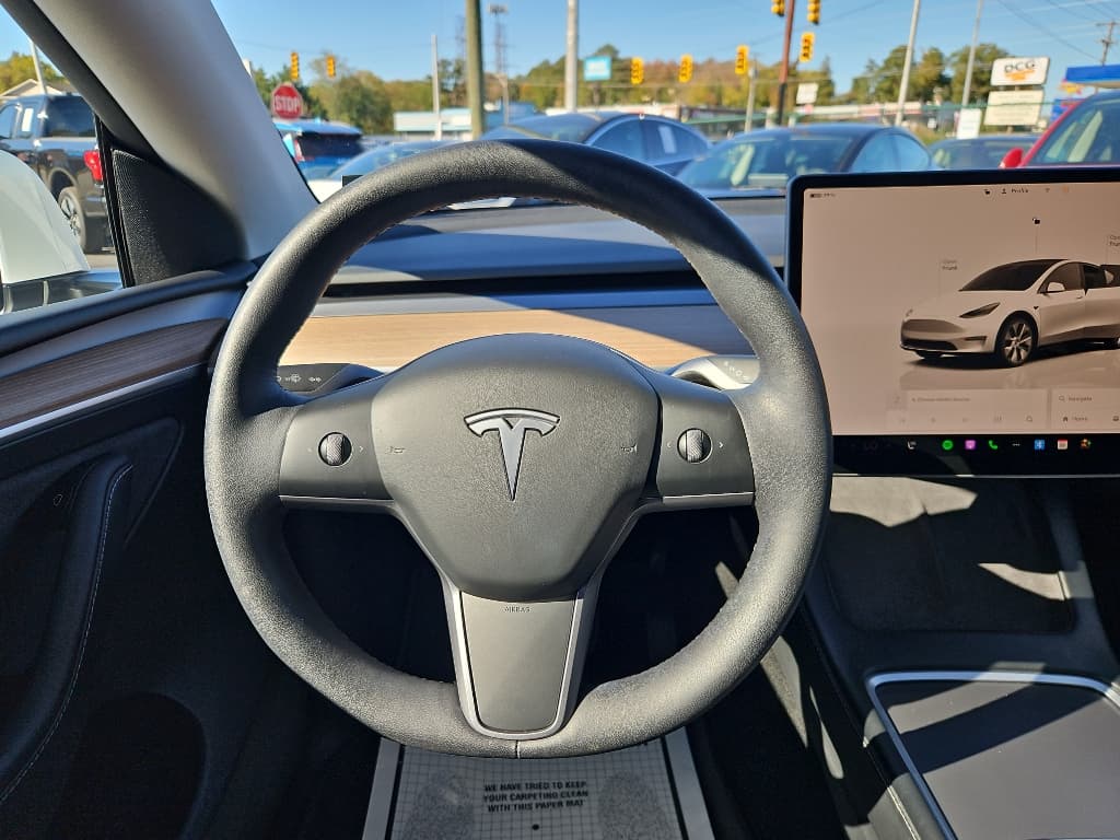 2023 Tesla Model Y view 7