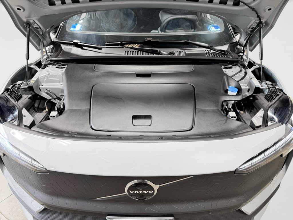 2026 Volvo EX30 Cross Country view 22