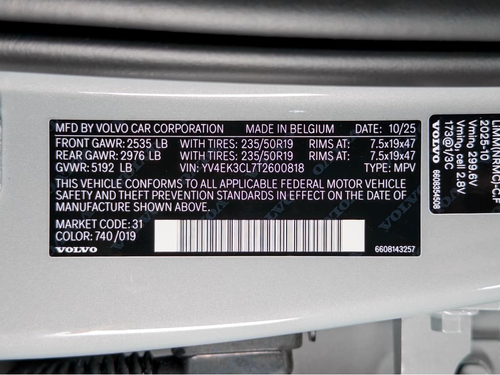 2026 Volvo EX30 Cross Country view 26