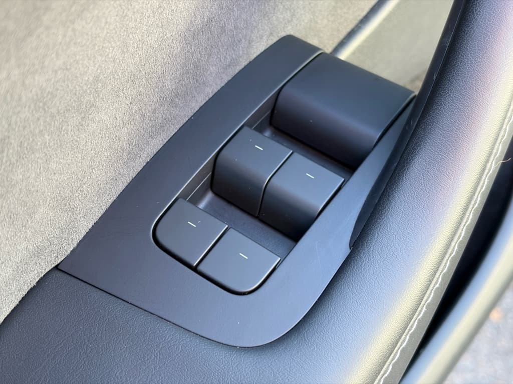 2023 Tesla Model Y view 7