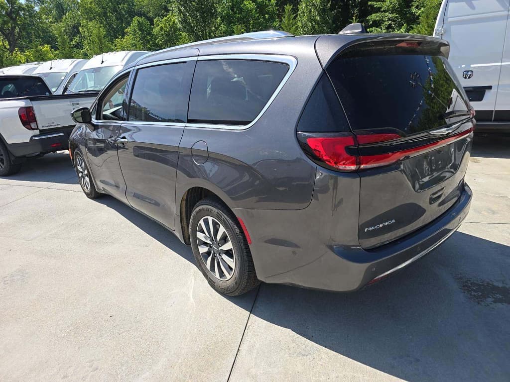 2021 Chrysler Pacifica view 2