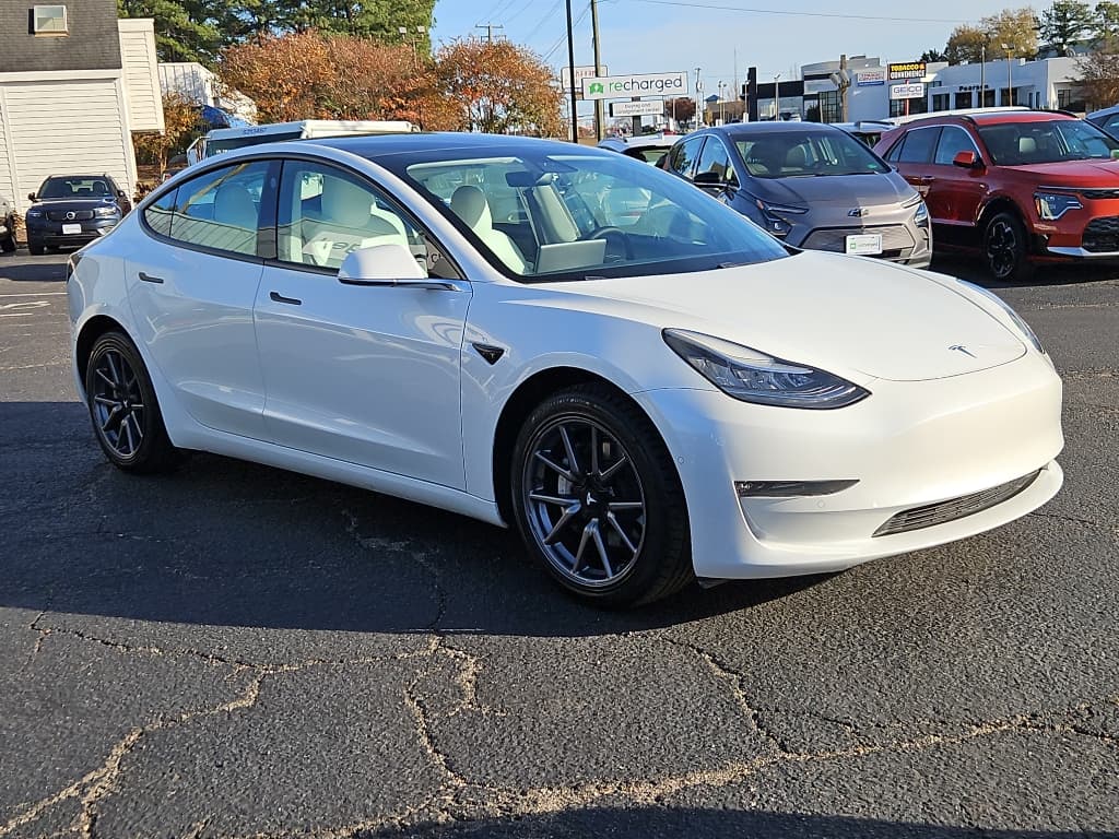 2020 Tesla Model 3 view 4