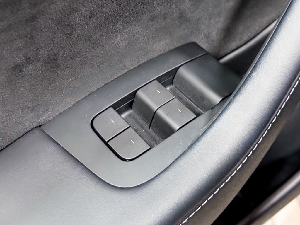 2023 Tesla Model 3 view 7