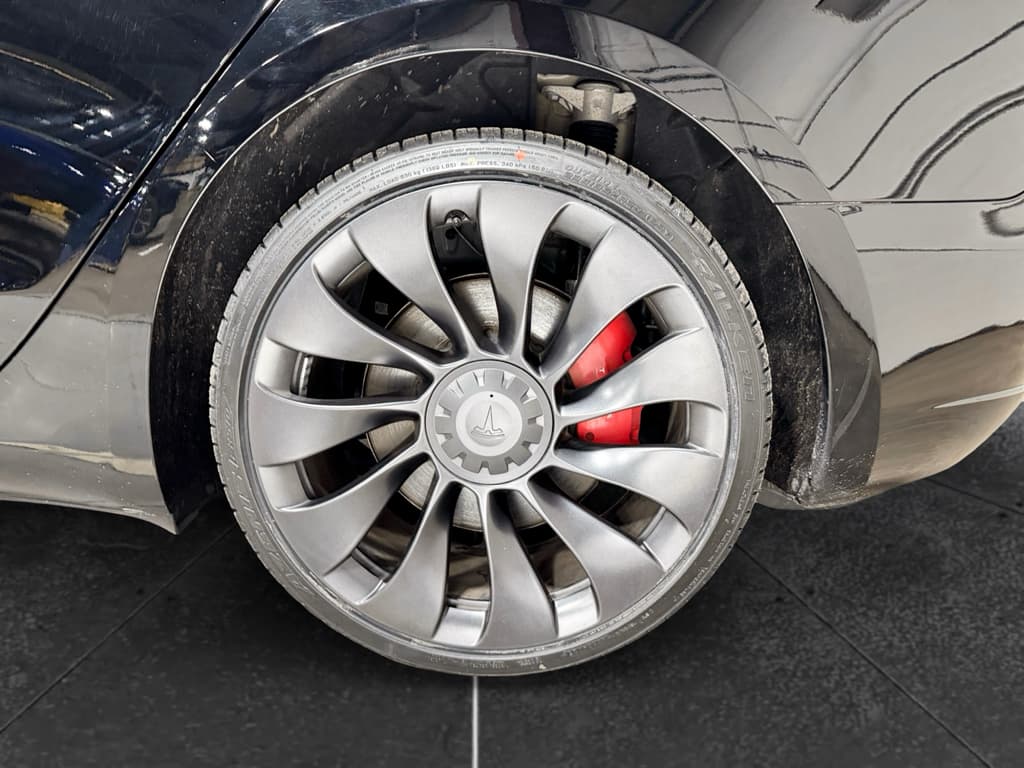 2023 Tesla Model 3 view 32