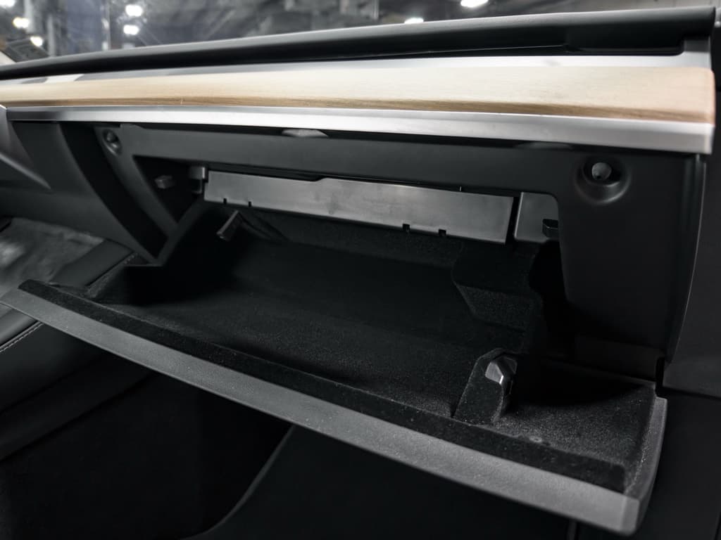 2023 Tesla Model 3 view 19