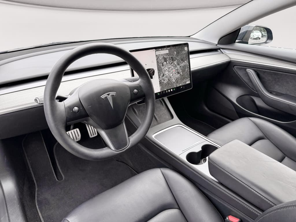 2023 Tesla Model 3 view 17