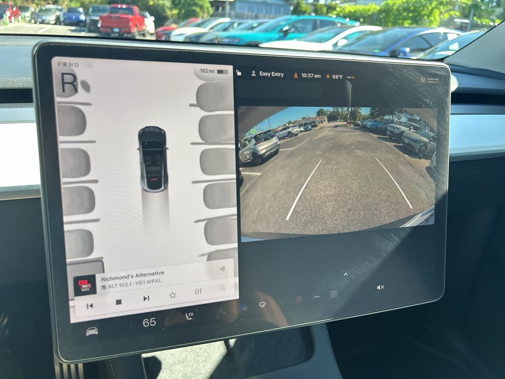 2023 Tesla Model Y view 10