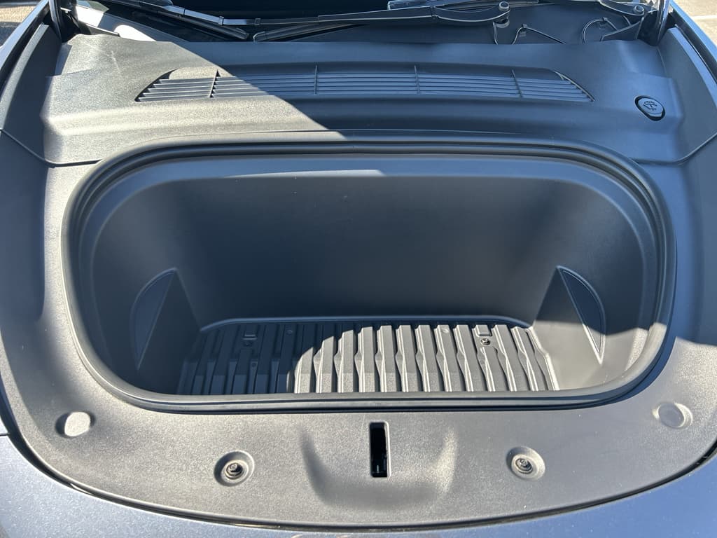 2023 Tesla Model Y view 19