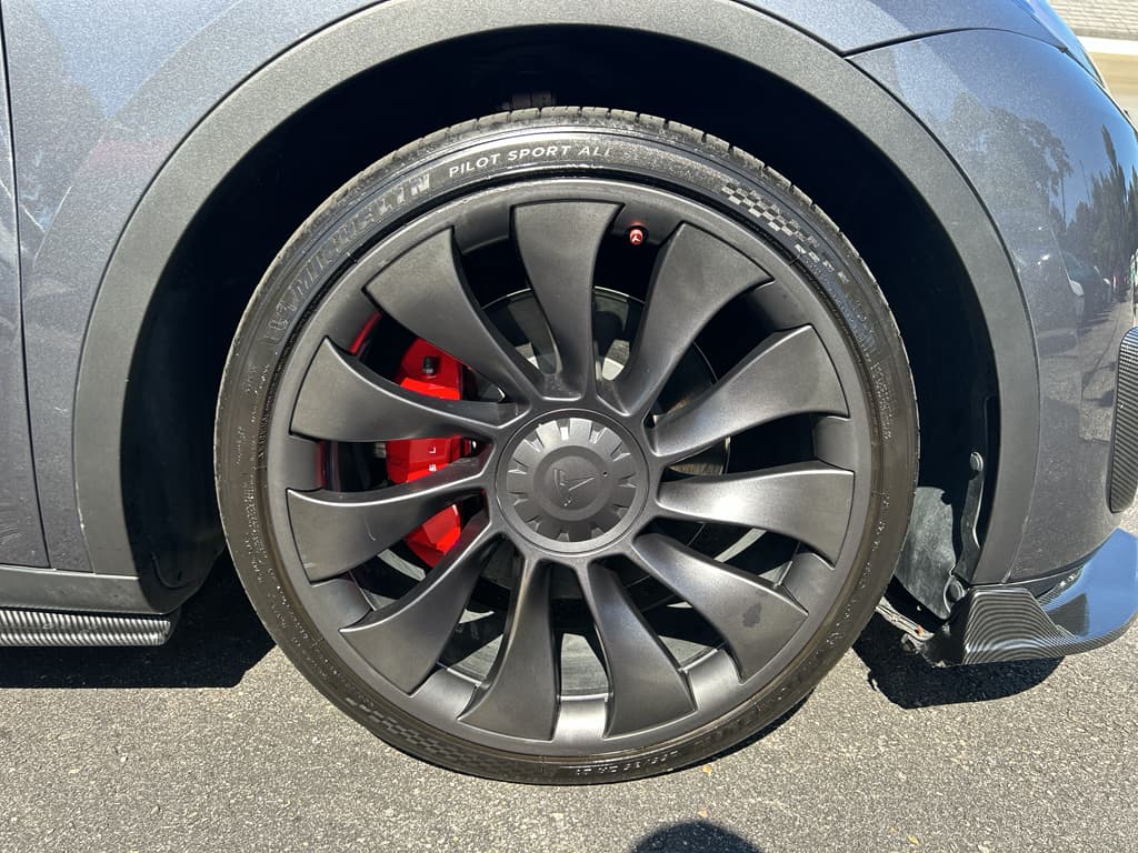2023 Tesla Model Y view 27