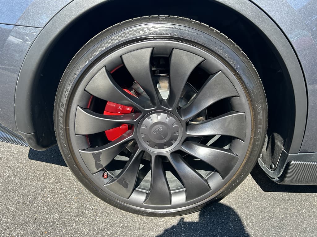 2023 Tesla Model Y view 25