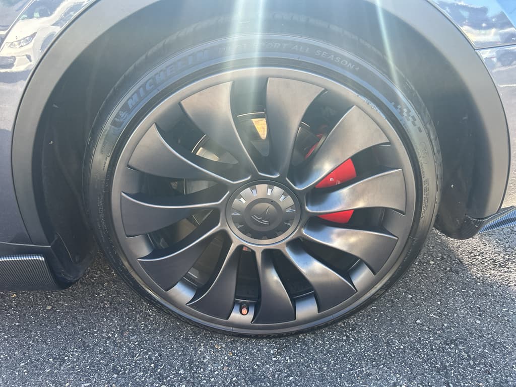 2023 Tesla Model Y view 23