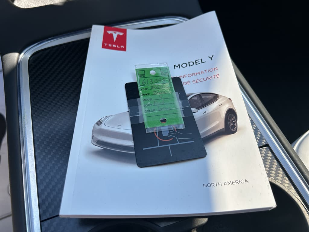 2023 Tesla Model Y view 15