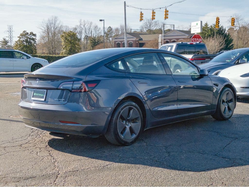 2023 Tesla Model 3 view 3