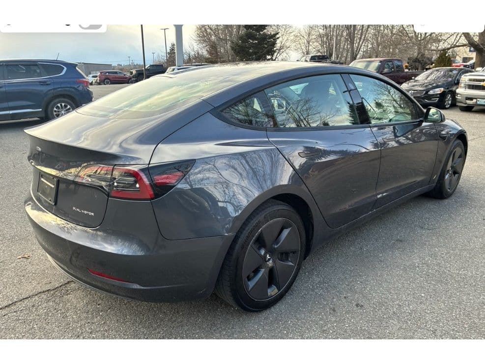 2023 Tesla Model 3 view 3