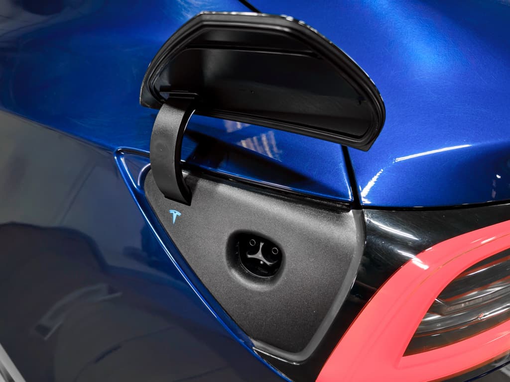 2020 Tesla Model 3 view 5
