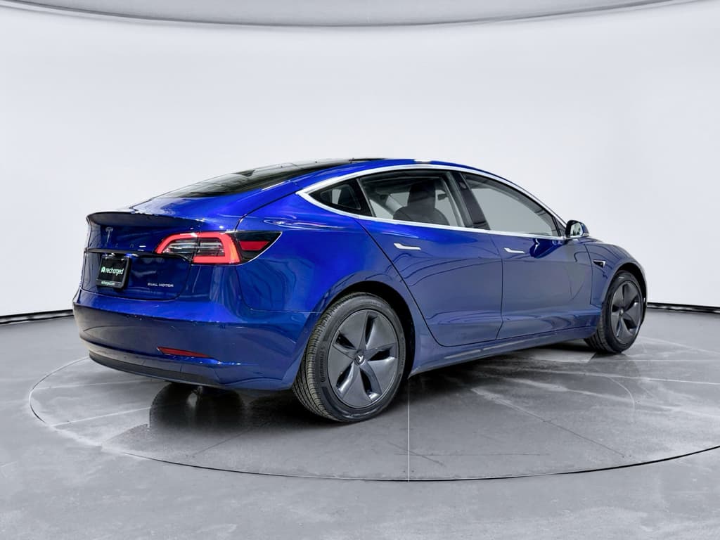 2020 Tesla Model 3 view 3