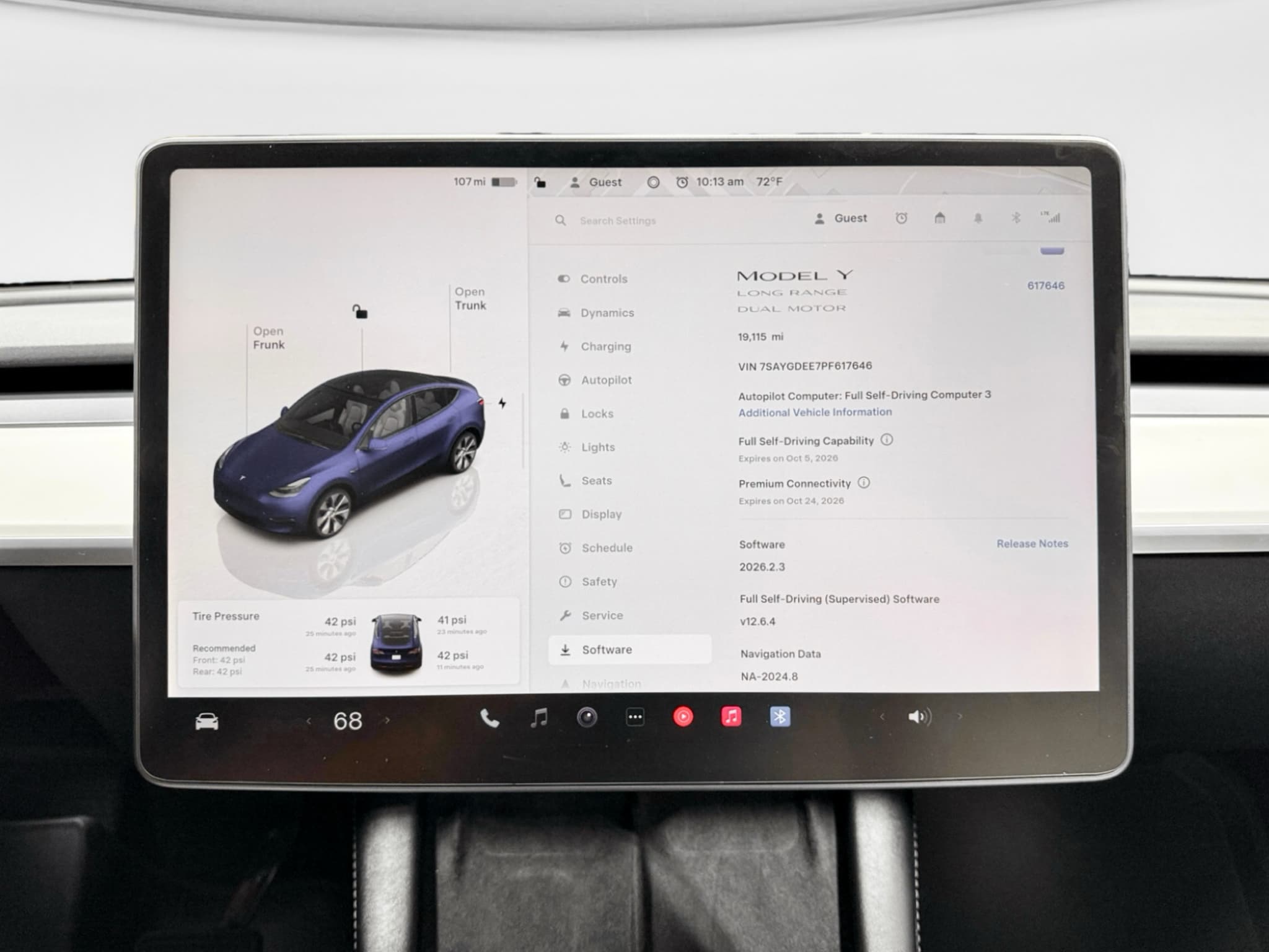 2023 Tesla Model Y view 11