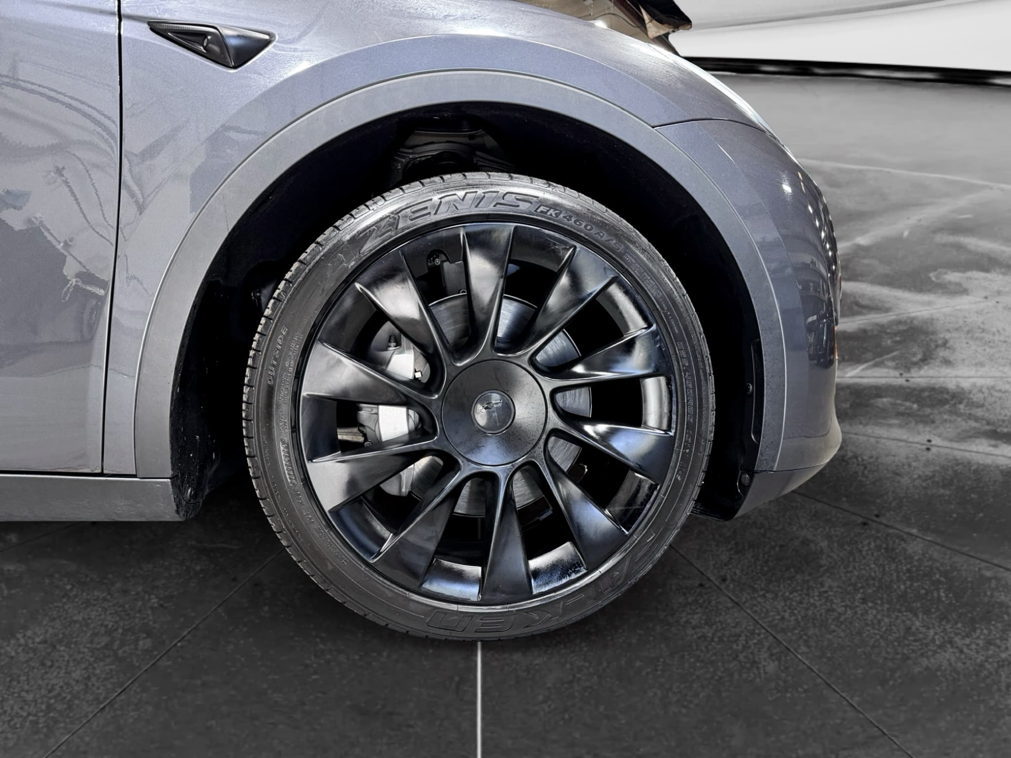 2023 Tesla Model Y view 36