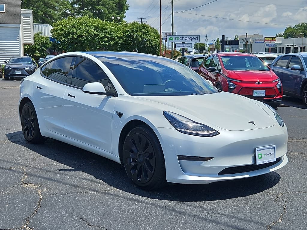 2020 Tesla Model 3 view 4