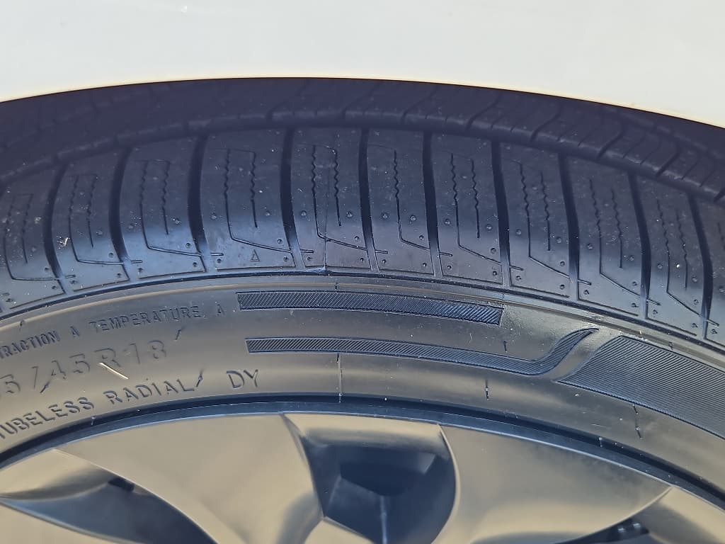 2020 Tesla Model 3 view 30