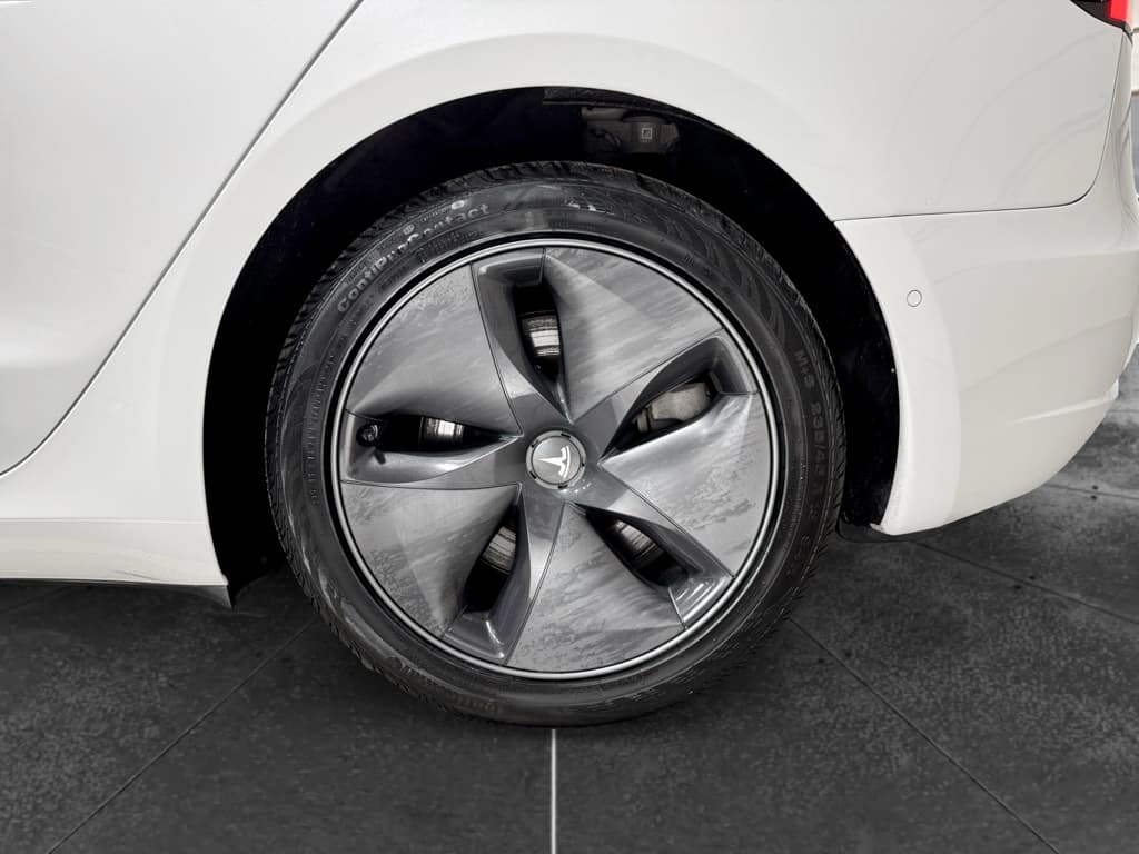 2020 Tesla Model 3 view 31