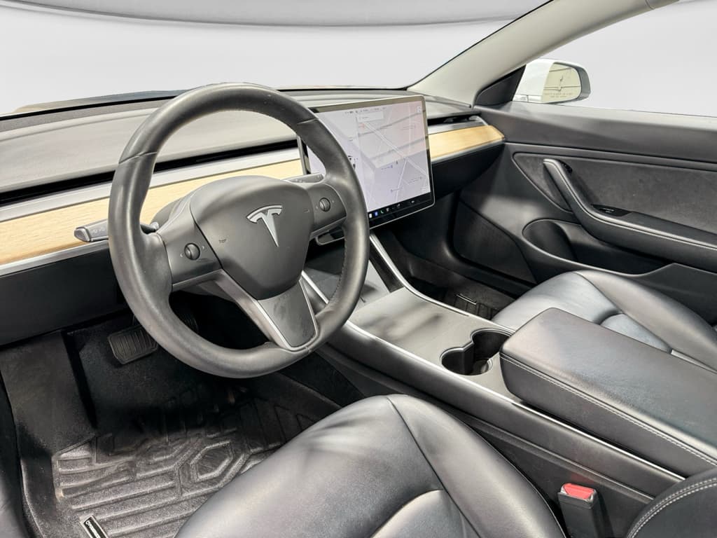 2020 Tesla Model 3 view 16