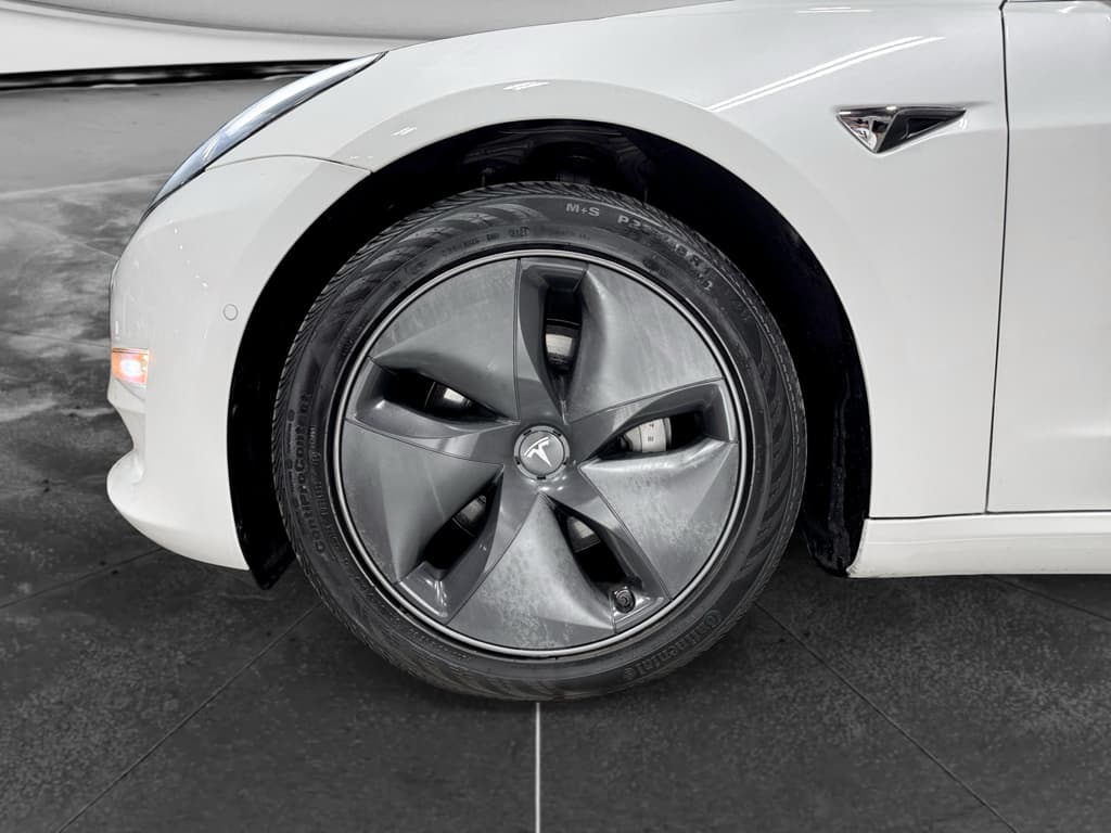 2020 Tesla Model 3 view 29