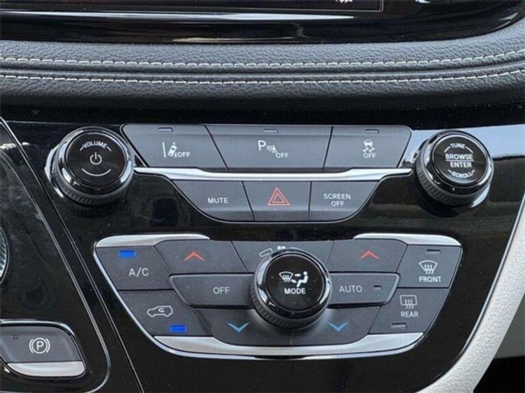 2023 Chrysler Pacifica view 20