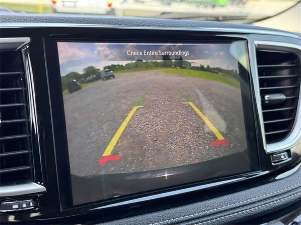 2023 Chrysler Pacifica view 12
