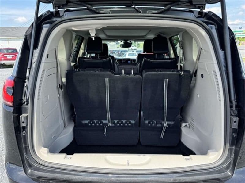 2023 Chrysler Pacifica view 20