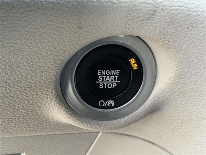 2023 Chrysler Pacifica view 21