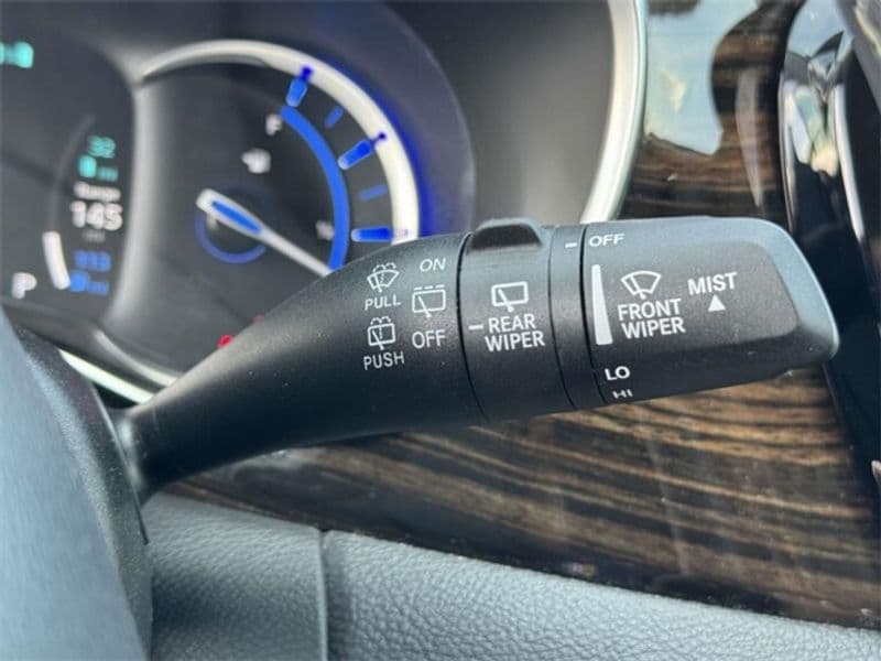 2023 Chrysler Pacifica view 24