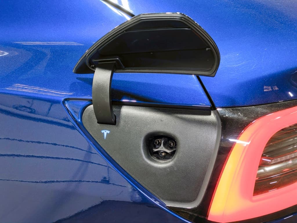 2020 Tesla Model 3 view 5