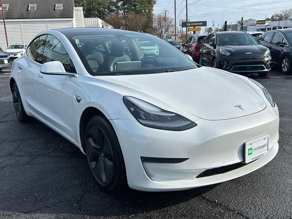 2020 Tesla Model 3 view 4