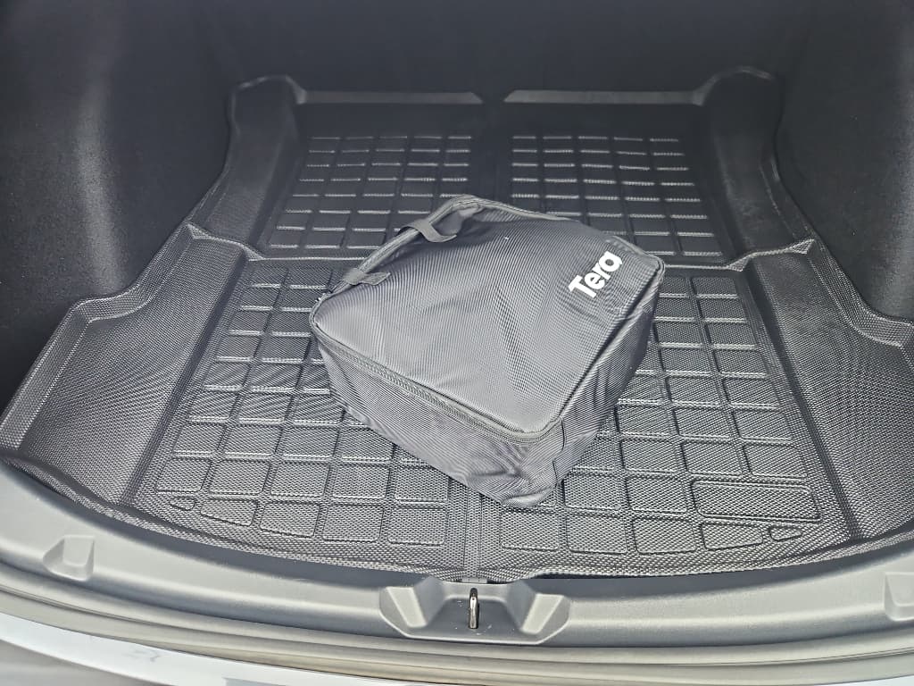 2023 Tesla Model 3 view 6
